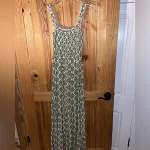 SHEIN green and white printed maxi dress - S